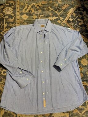 Light Blue Men's Dress Shirt with Point Collar - Unbranded
